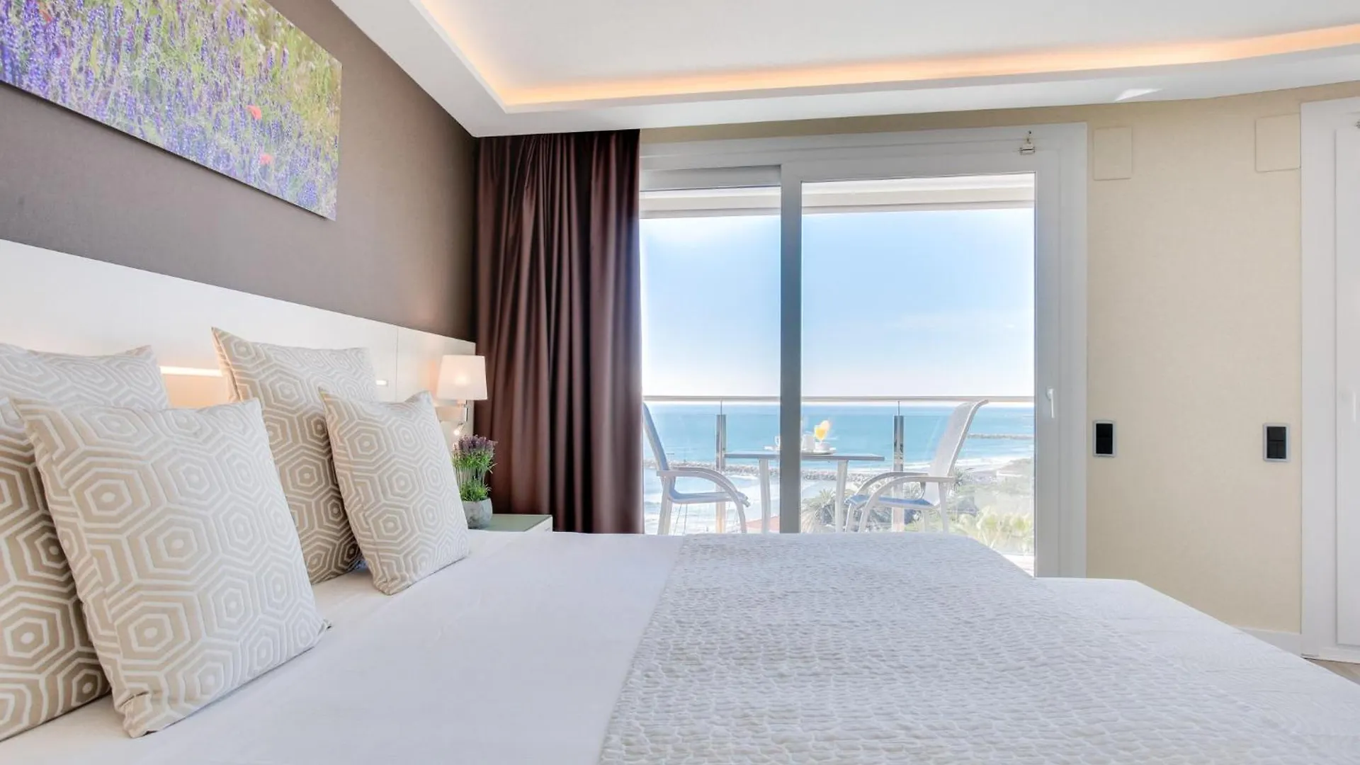 Hotel Calipolis Sitges 4*,