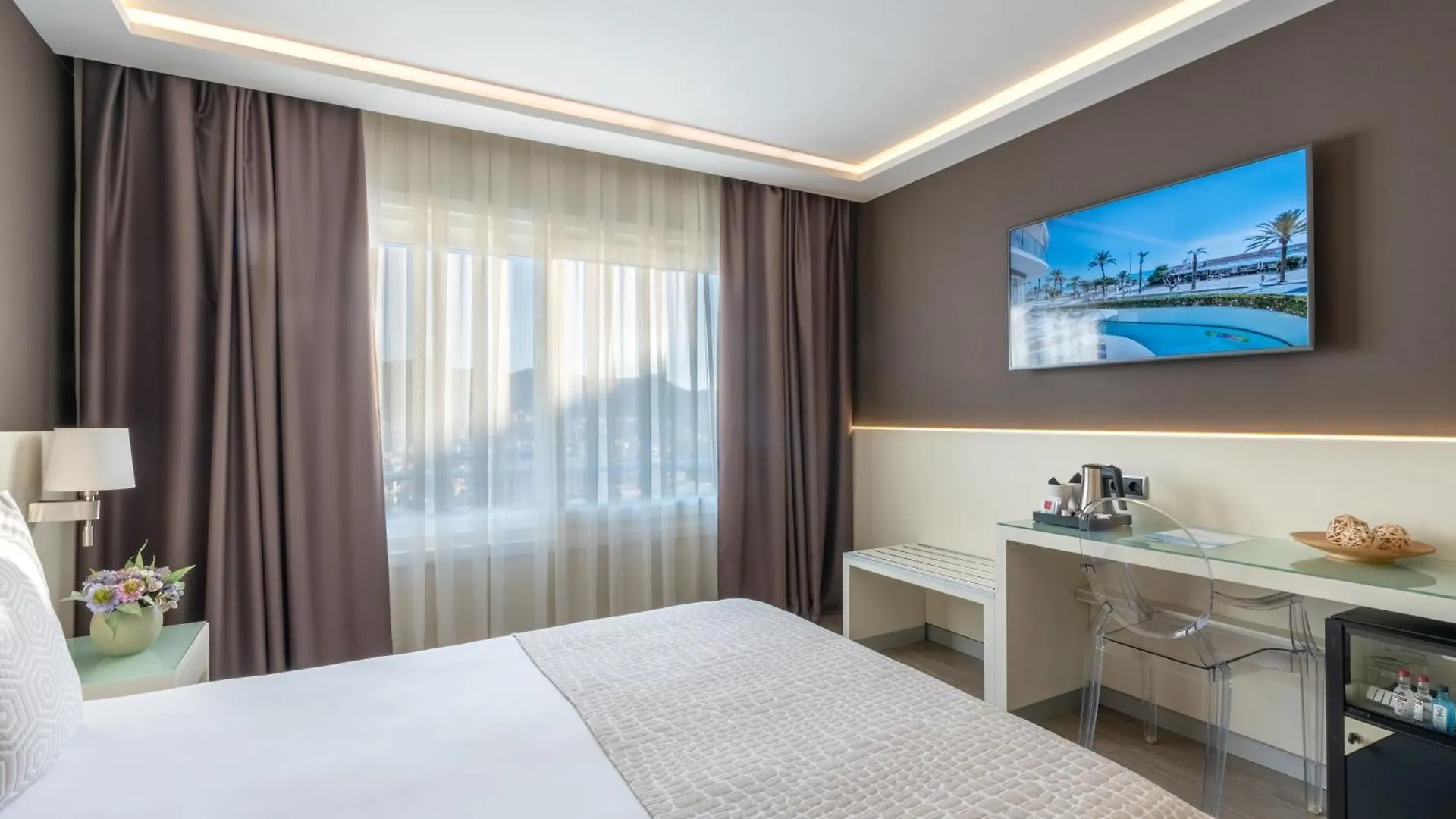 Hotel Calipolis Sitges 4*,  Spagna