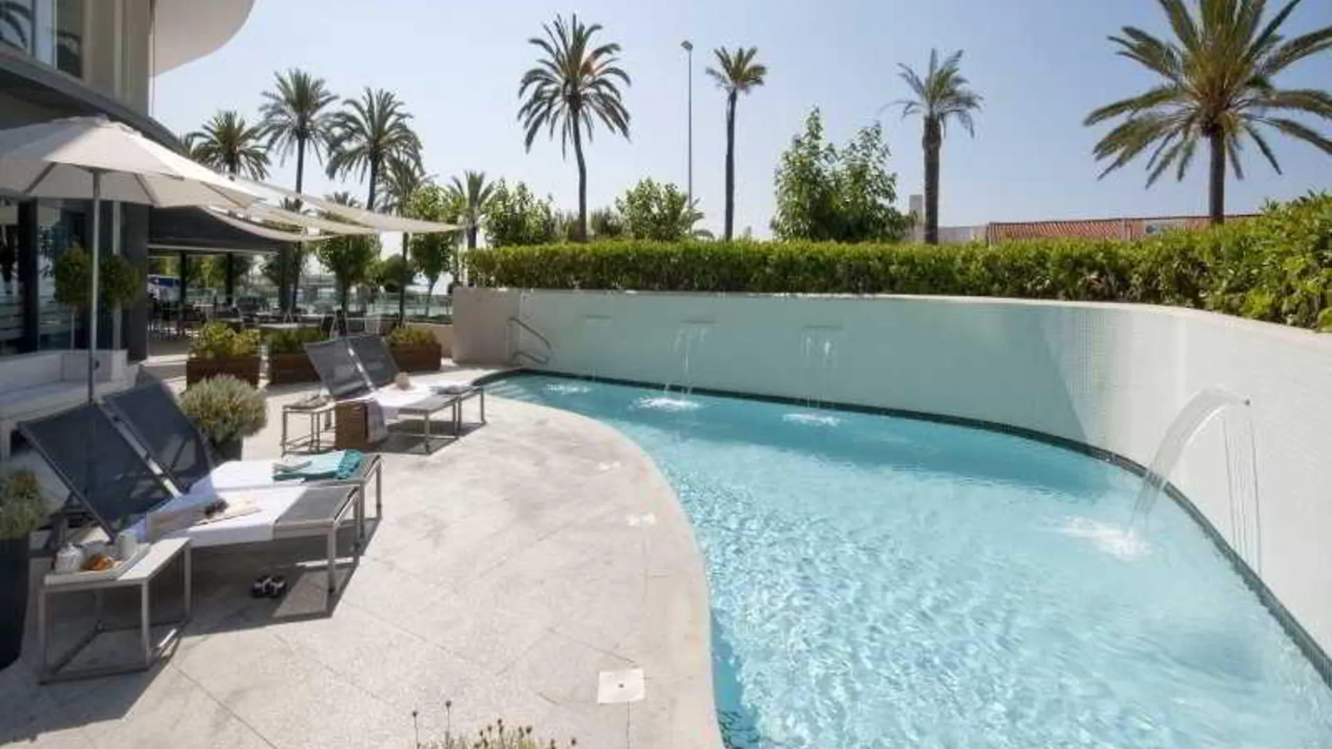 Hotel Calipolis Sitges 4*,